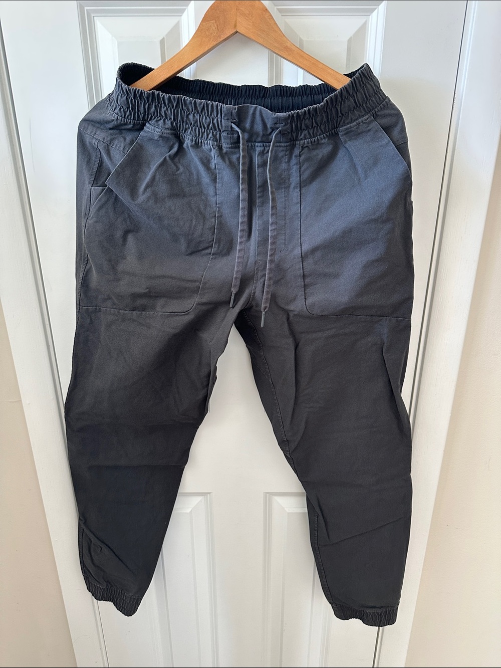 lululemon athletica Men's Charcoal Black Jogger Pants
